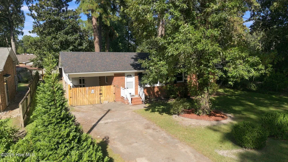 27 Croatan Avenue Bath, NC 27808
