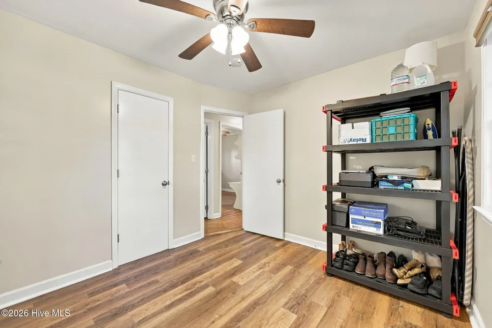 27 Croatan Avenue Bath, NC 27808