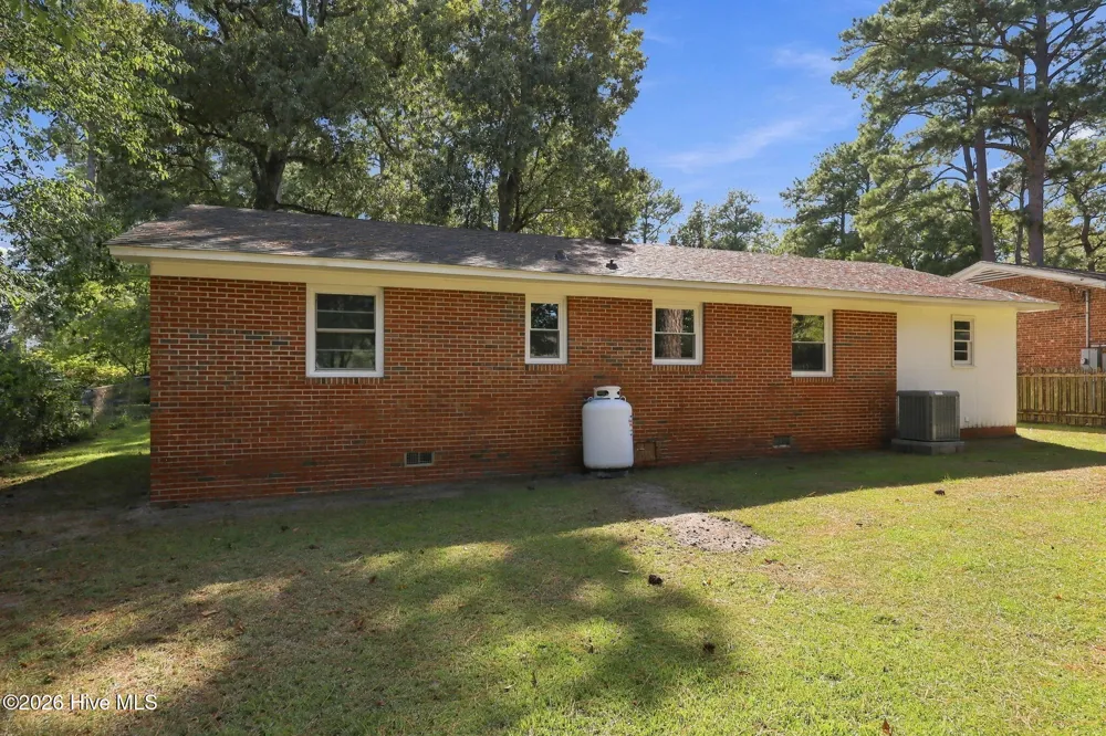 27 Croatan Avenue Bath, NC 27808