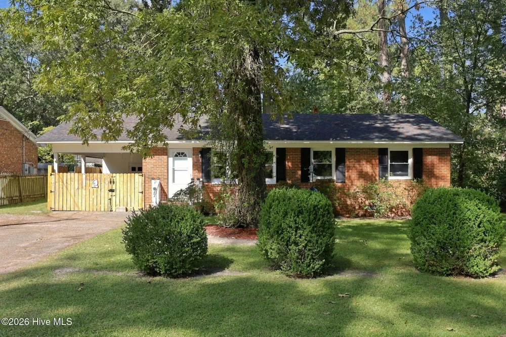 27 Croatan Avenue Bath, NC 27808