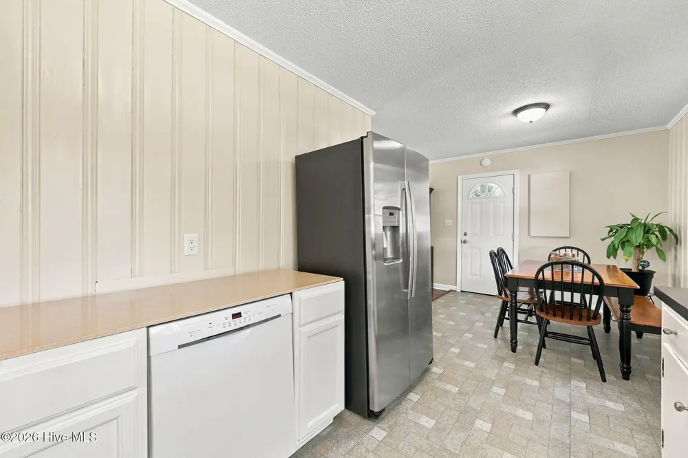 27 Croatan Avenue Bath, NC 27808