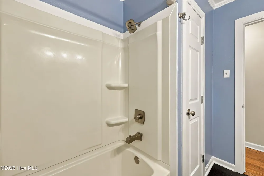 27 Croatan Avenue Bath, NC 27808