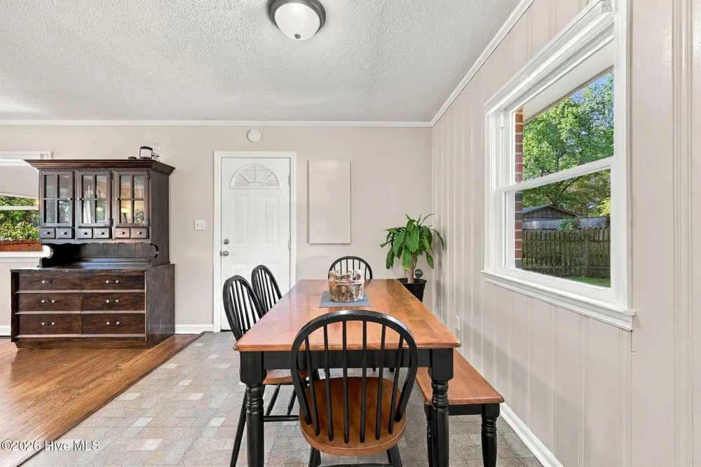 27 Croatan Avenue Bath, NC 27808
