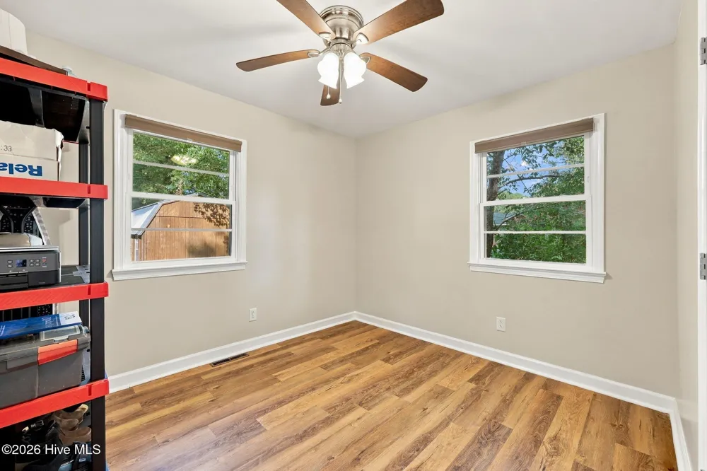 27 Croatan Avenue Bath, NC 27808