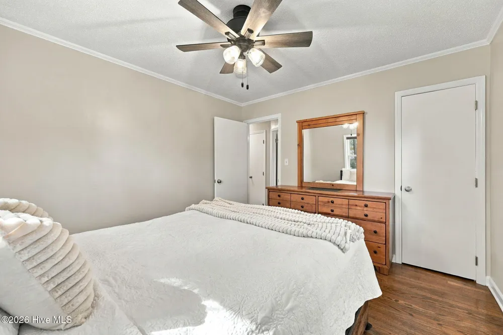 27 Croatan Avenue Bath, NC 27808