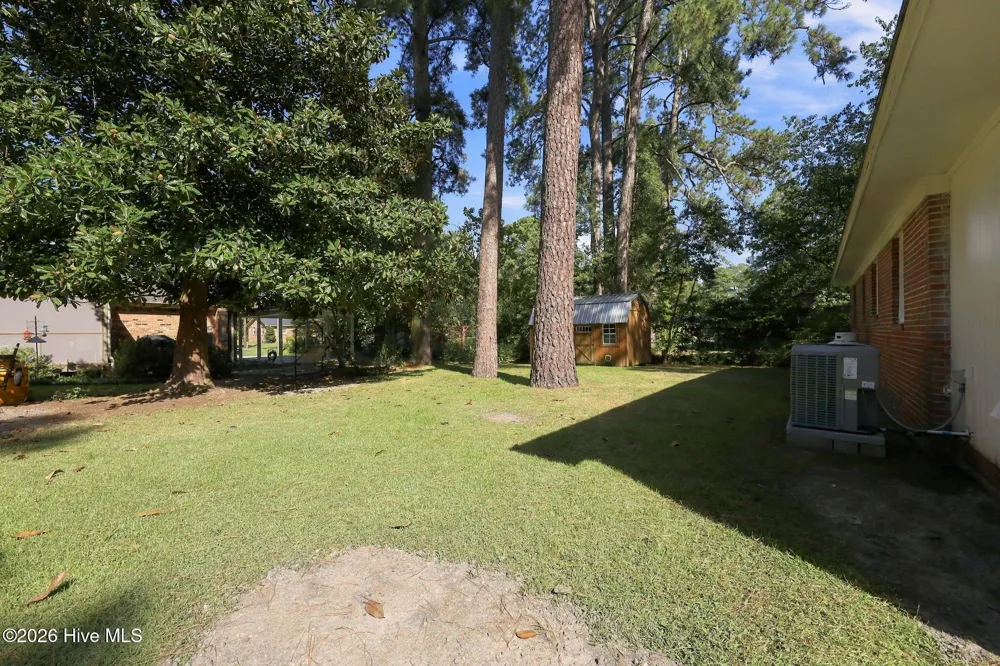27 Croatan Avenue Bath, NC 27808