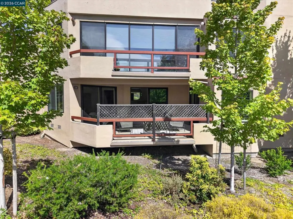 1812 Stanley Dollar Dr #4A Walnut Creek, CA 94595