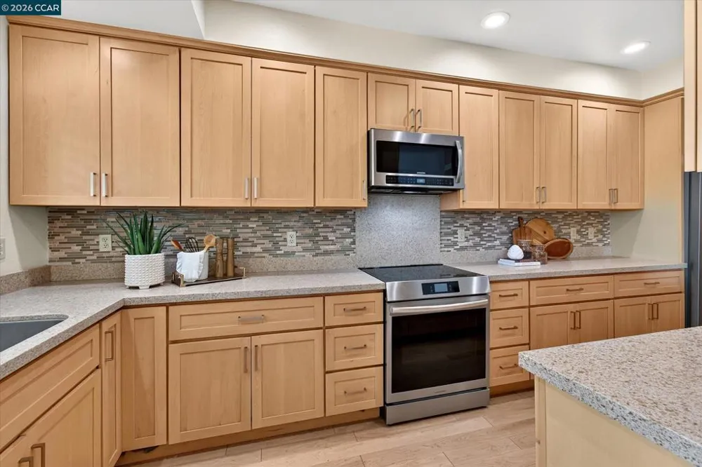1812 Stanley Dollar Dr #4A Walnut Creek, CA 94595