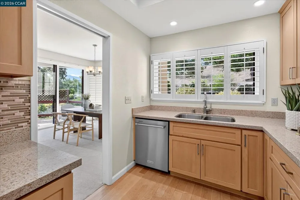 1812 Stanley Dollar Dr #4A Walnut Creek, CA 94595