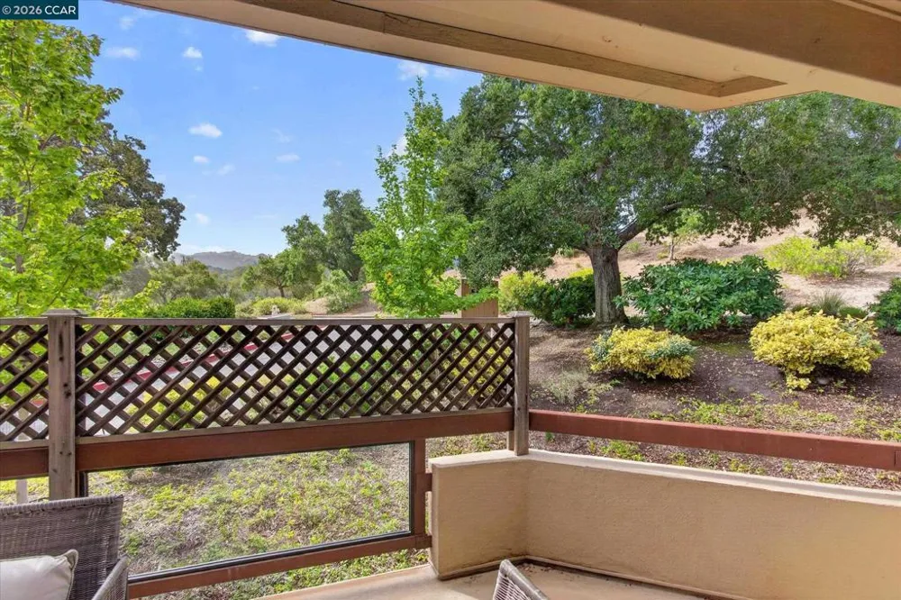 1812 Stanley Dollar Dr #4A Walnut Creek, CA 94595