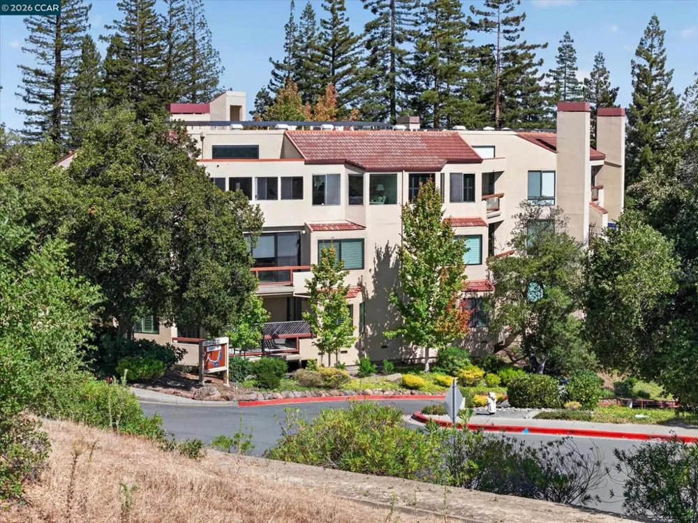1812 Stanley Dollar Dr #4A Walnut Creek, CA 94595