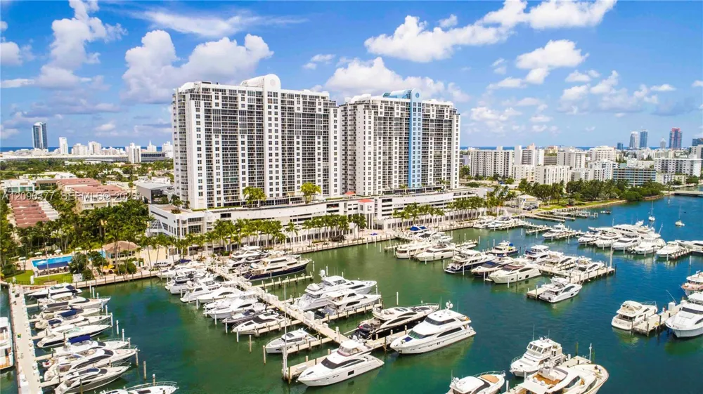 1800 Sunset Harbour Dr #2105 Miami Beach, FL 33139