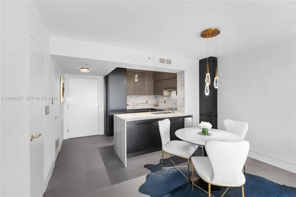 1800 Sunset Harbour Dr #2105 Miami Beach, FL 33139