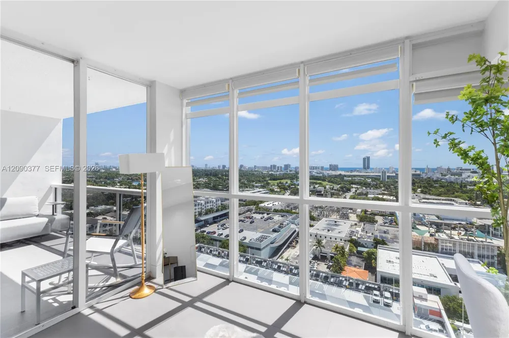 1800 Sunset Harbour Dr #2105 Miami Beach, FL 33139