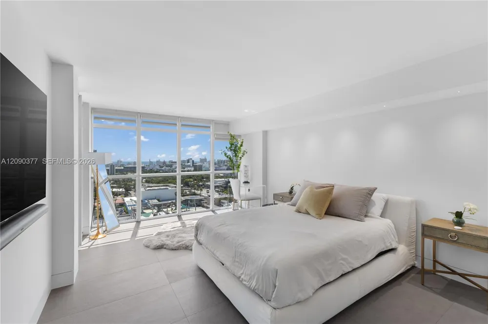 1800 Sunset Harbour Dr #2105 Miami Beach, FL 33139