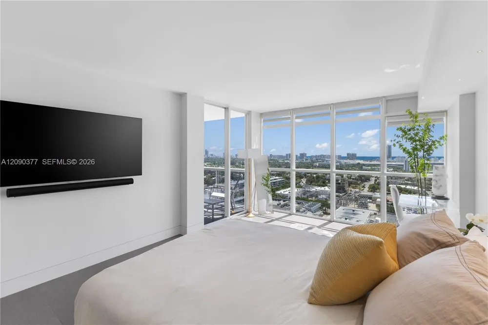 1800 Sunset Harbour Dr #2105 Miami Beach, FL 33139