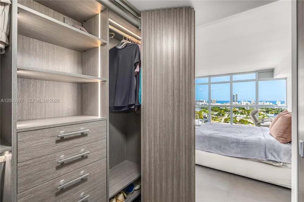 1800 Sunset Harbour Dr #2105 Miami Beach, FL 33139