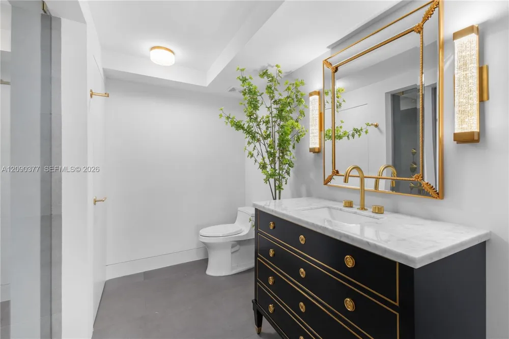 1800 Sunset Harbour Dr #2105 Miami Beach, FL 33139