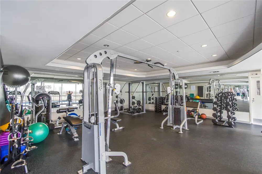 1800 Sunset Harbour Dr #2105 Miami Beach, FL 33139