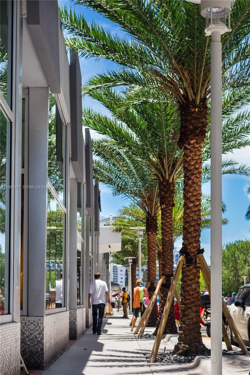 1800 Sunset Harbour Dr #2105 Miami Beach, FL 33139