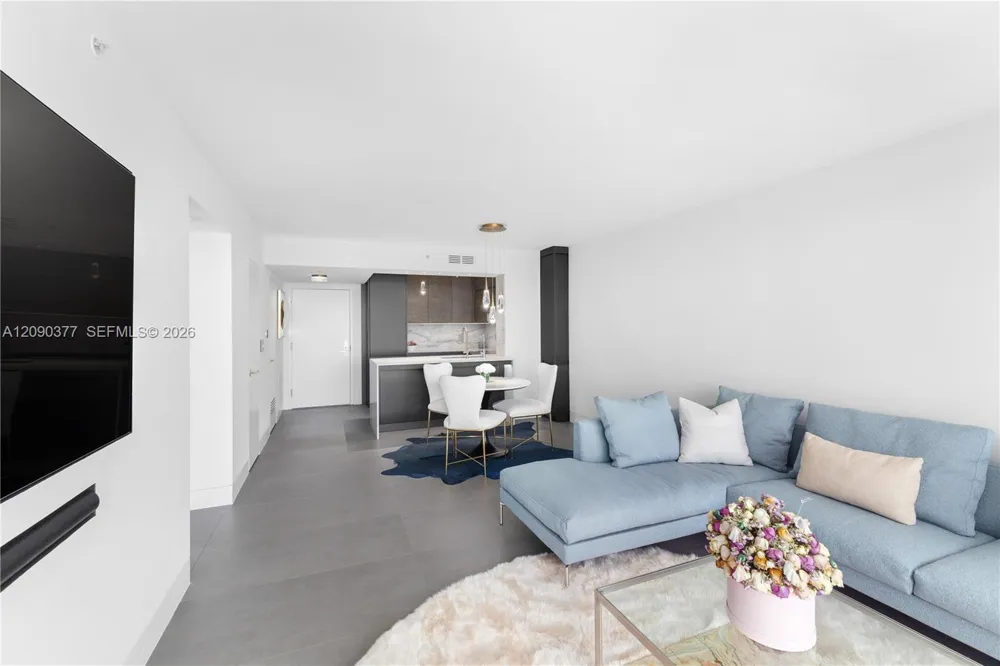 1800 Sunset Harbour Dr #2105 Miami Beach, FL 33139