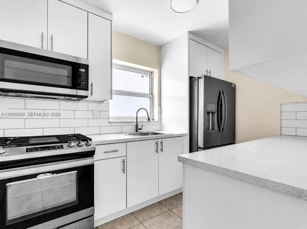 1245 W 24th St #219 Hialeah, FL 33010