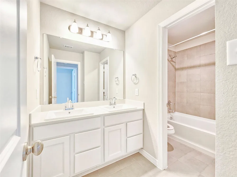 8002 Scanlan Trace Missouri City, TX 77459