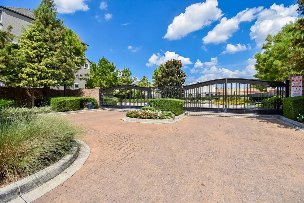 10606 Centre Shadows Drive Houston, TX 77043