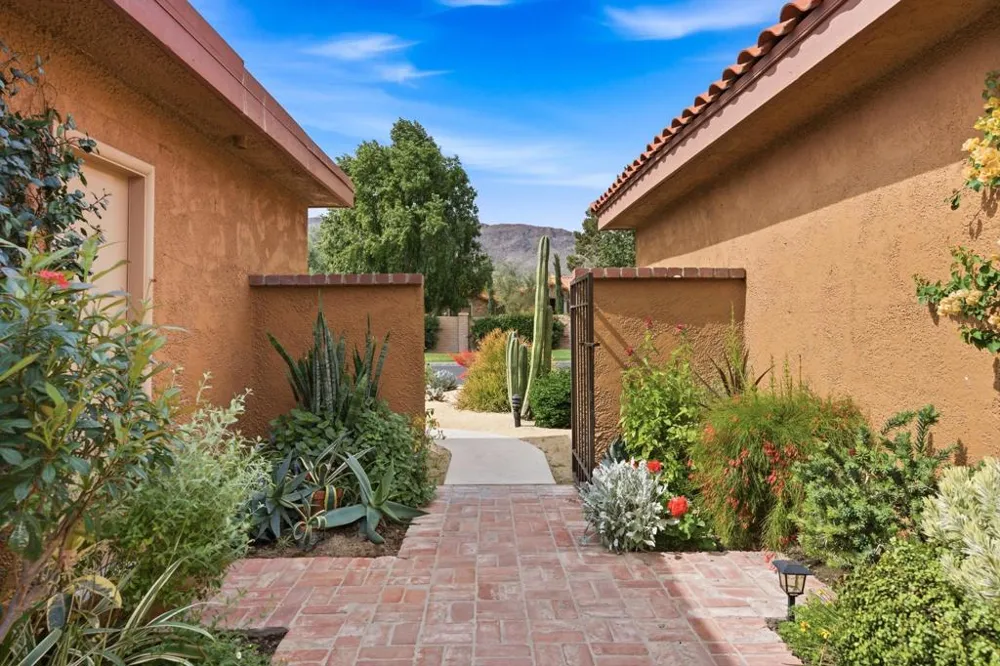 91 La Cerra Drive Rancho Mirage, CA 92270