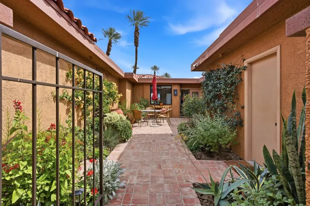 91 La Cerra Drive Rancho Mirage, CA 92270
