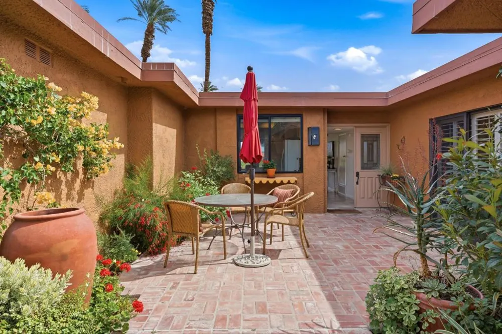 91 La Cerra Drive Rancho Mirage, CA 92270