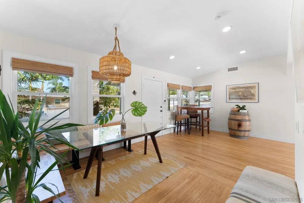 3544 Tomahawk Lane San Diego, CA 92117