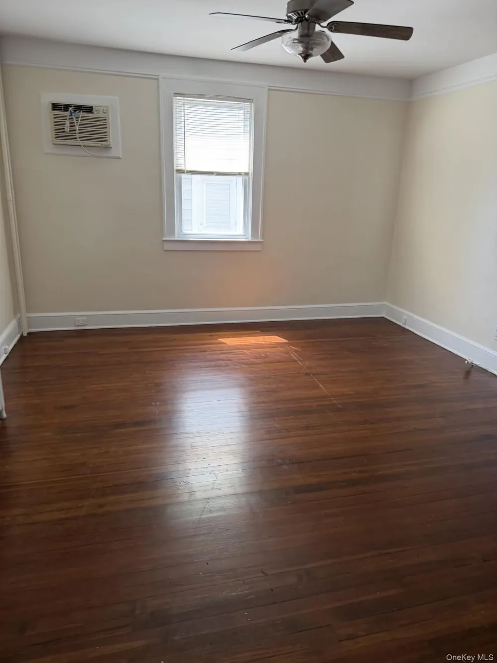 15 Miller Street #Lower Glen Cove, NY 11542