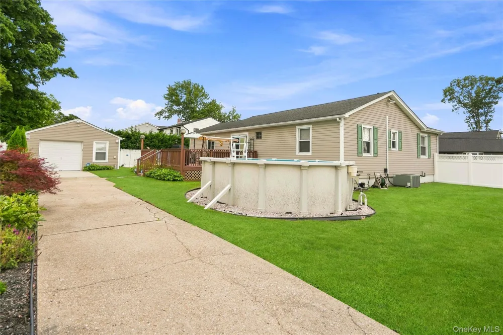 494 Putnam Avenue Lindenhurst, NY 11757