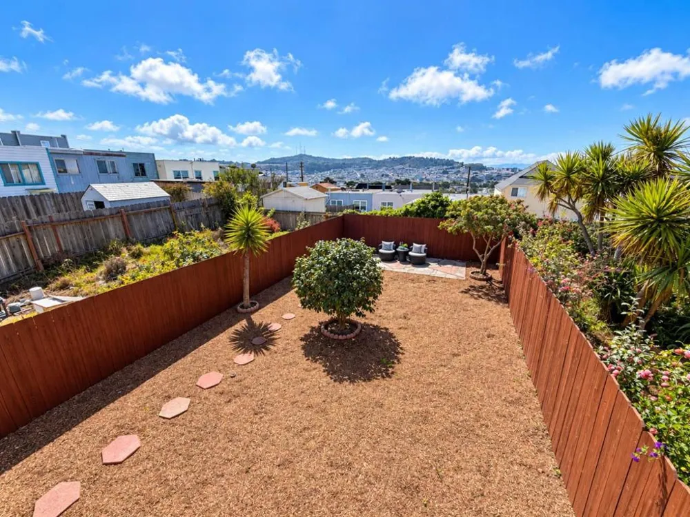 715 Lakeview Avenue San Francisco, CA 94112