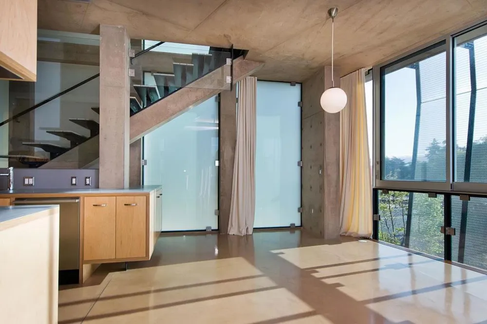 102 University Avenue #3B Palo Alto, CA 94301