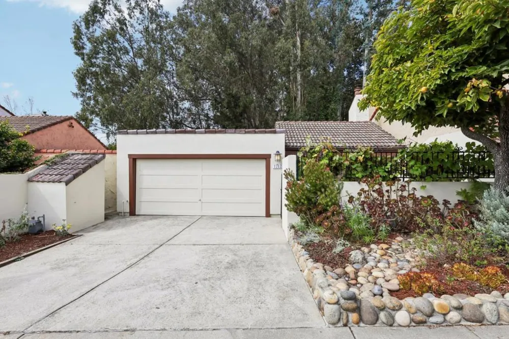 1712 Escalona Drive Santa Cruz, CA 95060
