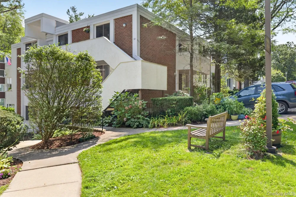311 Tallwood Drive #311 Hartsdale, NY 10530