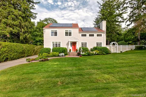88 Knollwood Avenue