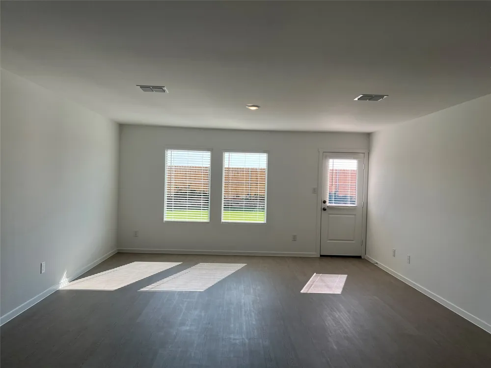 1529 Lanner Meadows Lane Forney, TX 75126