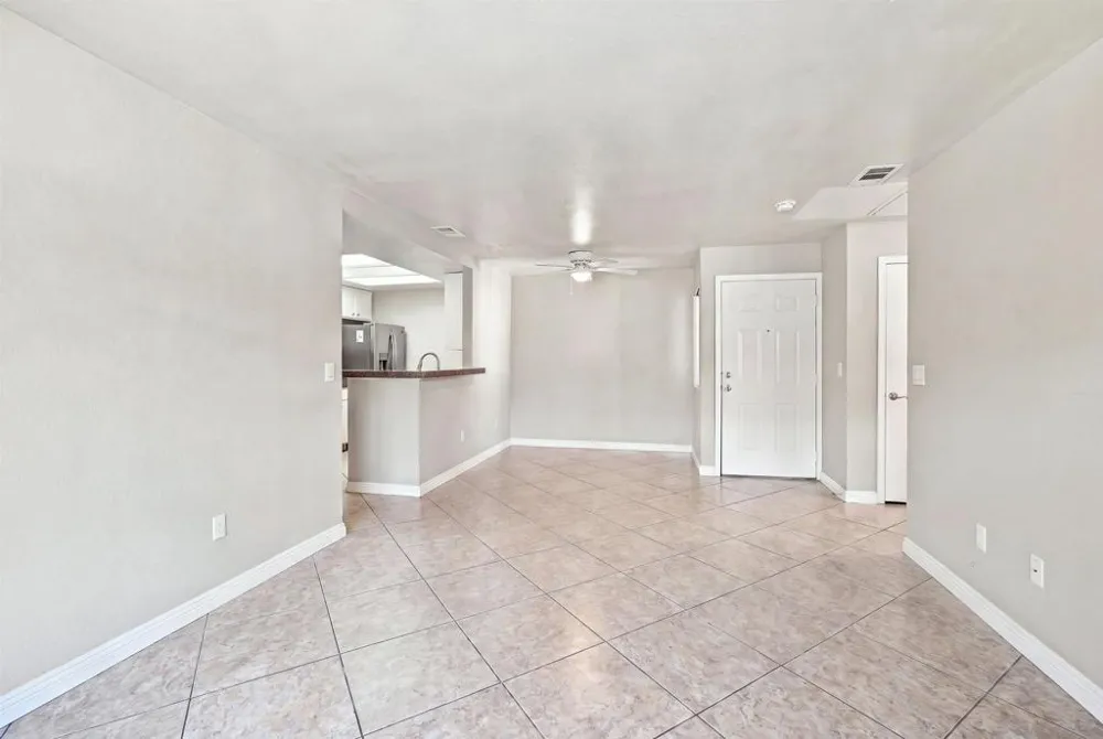 16377 Lakeshore Dr. #2F Lake Elsinore, CA 92530