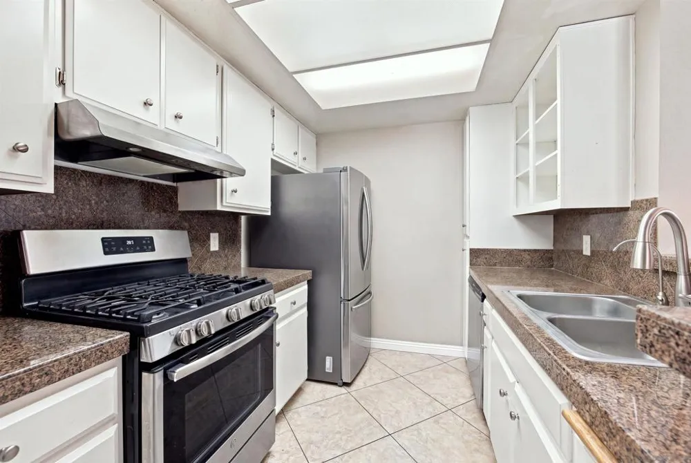 16377 Lakeshore Dr. #2F Lake Elsinore, CA 92530