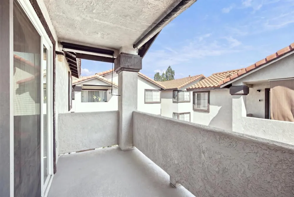 16377 Lakeshore Dr. #2F Lake Elsinore, CA 92530