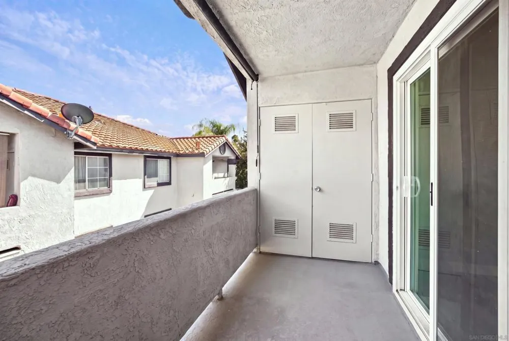 16377 Lakeshore Dr. #2F Lake Elsinore, CA 92530