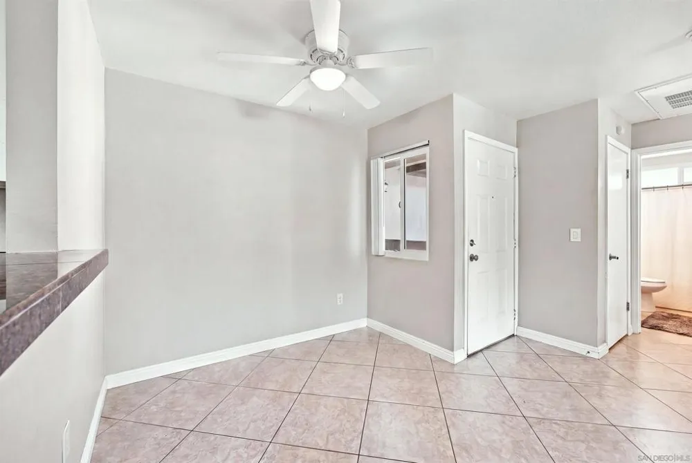 16377 Lakeshore Dr. #2F Lake Elsinore, CA 92530