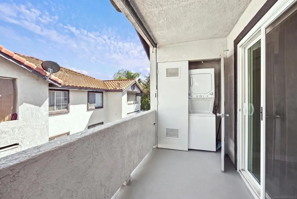 16377 Lakeshore Dr. #2F Lake Elsinore, CA 92530