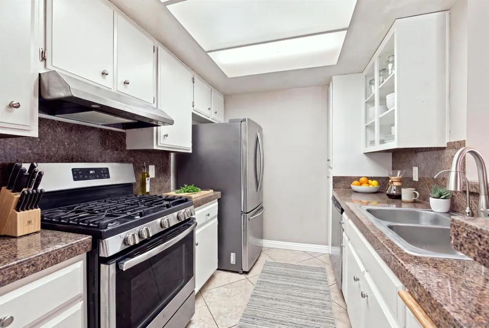 16377 Lakeshore Dr. #2F Lake Elsinore, CA 92530