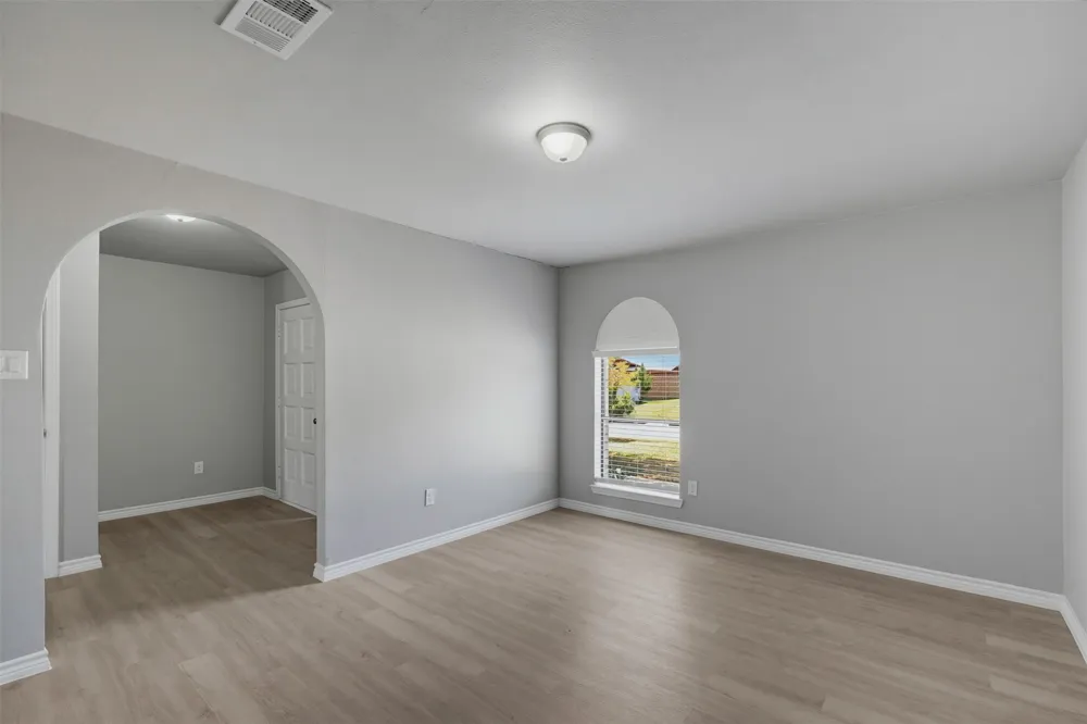 2105 Cottie Lane Arlington, TX 76010