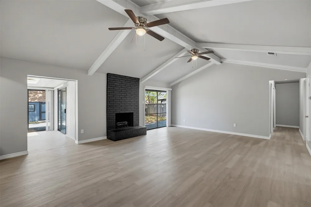 2105 Cottie Lane Arlington, TX 76010