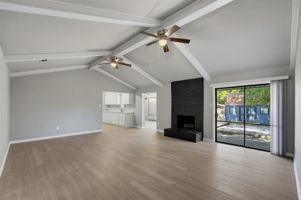2105 Cottie Lane Arlington, TX 76010